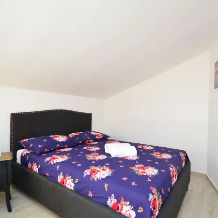 Rina-5 By Interhome Vodice