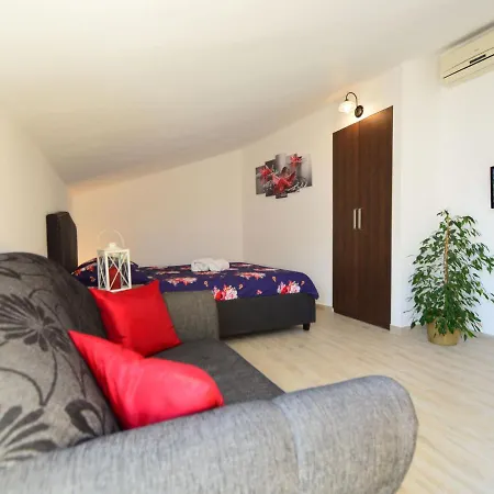 Apartment Rina-5 By Interhome Vodice